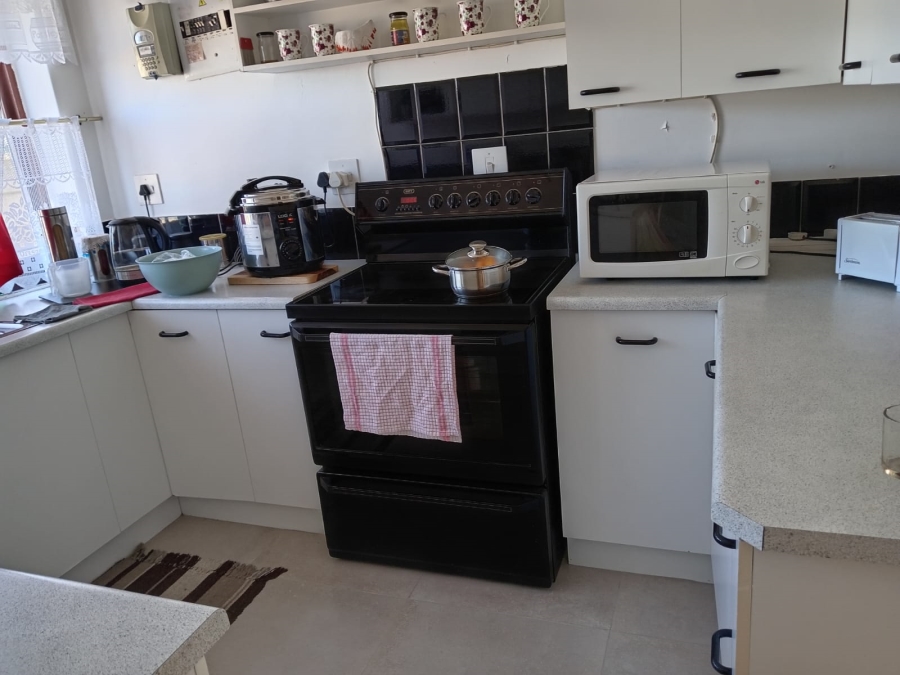 3 Bedroom Property for Sale in Wavecrest Eastern Cape